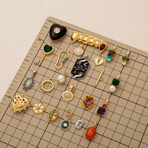 Vintage Vergulde Koperen Ketting Met Hart Edelsteen Bloem Kunstparel Hanger Voor Vrouwen Mode Hip-Hop Sieraden