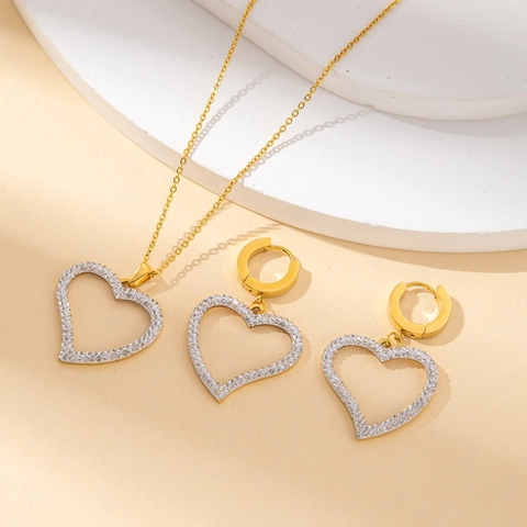 Fashion Titanium Steel Heart Butterfly Dragonfly Pendant Necklace For Women 18K Gold Plated Rhinestone Artificial Pearl Clavicle Chain Jewelry