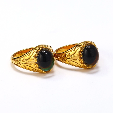 Vintage 18K Gold Plated Stainless Steel Ring For Women Retro Pattern Photosensitive Color Changing Gemstone Finger Ring Jewelry