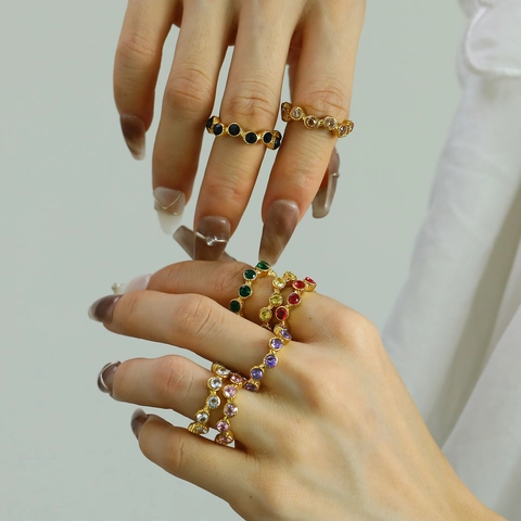 Irregular Wavy Stainless Steel Ring For Women Round Colorful Rhinestone Inlaid Gold Plated Fashion Elegant Commuter Jewelry