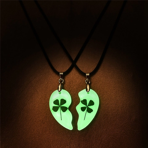 Collana Puzzle a Cuore Luminosa per Coppie Quadrifoglio Fiore Secco Acrilico Resina Ciondolo Gioielli Quadrifoglio Portafortuna per San Valentino