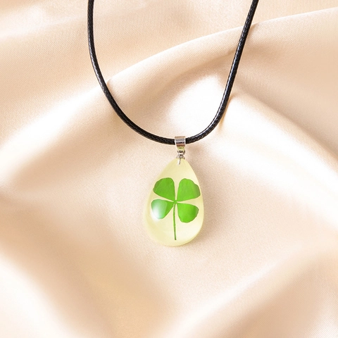 Collana con Pendente a Goccia Luminosa con Quadrifoglio Fiore Secco Resina Brilla al Buio Gioielli Portafortuna per Donna Regalo