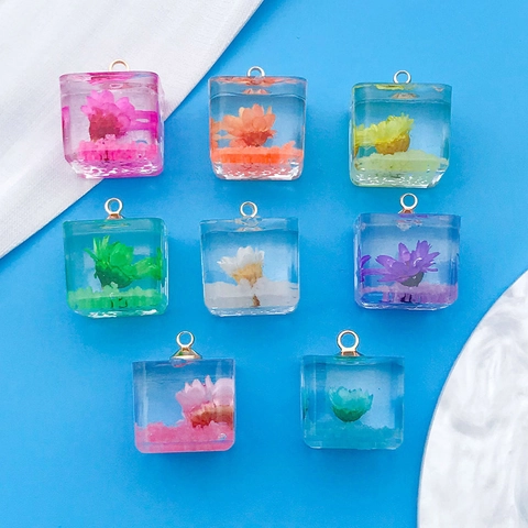 Vintage Luminous Resin Dried Flower Cube Pendants Glow In Dark Artistic Botanical Square DIY Jewelry Making Accessories