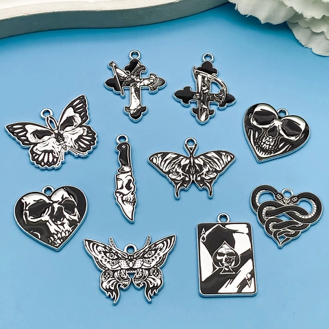 Colgantes de Esmalte de Aleación de Zinc Gótico Oscuro Calavera Mariposa Cruz Corazón Serpiente Daga As de Picas Halloween Accesorios de Creación de Joyas DIY