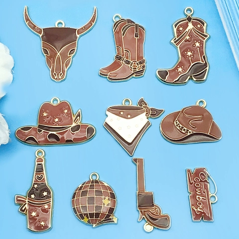 Breloques Émaillées Western Cowboy Rose Brun Pendentifs en Alliage pour Fabrication de Bijoux DIY Chapeau Botte Tête de Taureau Collection