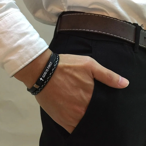 Edelstahl Kreuz GOD IS FIRST Graviertes Lederarmband Für Herren Damen Religiöser Vintage Mode Schmuck Geschenk