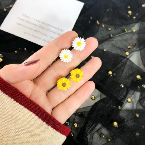 S925 Sterling Silver Earring Post Daisy Stud Earrings Resin Small Floral Cute Sweet Little Flower Earrings For Women Girls