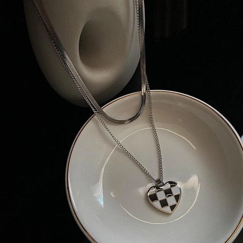 Collana a Doppio Strato in Acciaio Inossidabile per Donna Ciondolo Cuore Scacchiera Catena a Serpente Gioielli Regalo