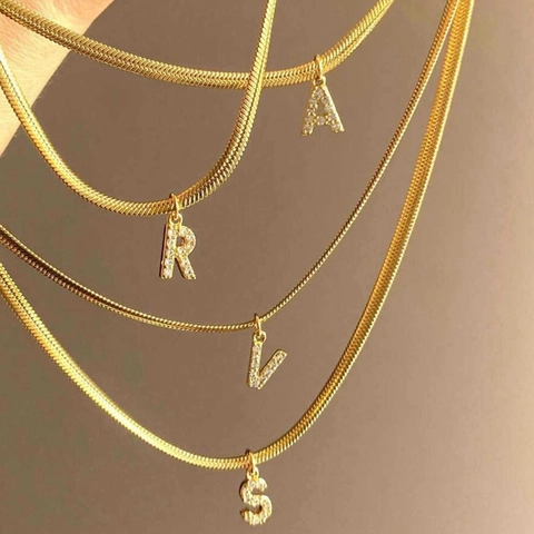 Collar de Cadena de Serpiente de Acero Inoxidable Chapado en Oro con Colgante de Letra para Mujer Joyería Elegante