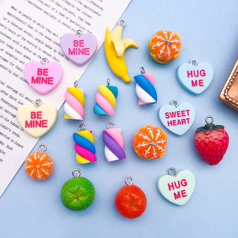 Pendentifs Mixtes en Résine Fruits Cœur Guimauve pour Création de Bijoux DIY Fraise Orange Banane Accessoires