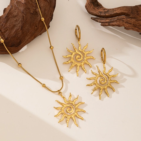 Conjunto De Collar Y Pendientes Con Colgante De Sol Acero Inoxidable Chapado En Oro Diseño De Espiral Cadena Serpiente Mujer