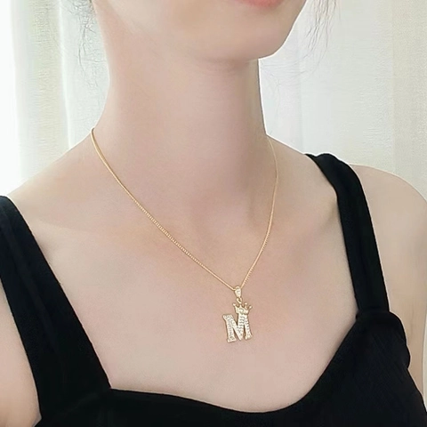 Colgante Letra Inicial Corona Para Mujer Cobre Circonita Joyería De Moda Accesorio DIY Solo Colgante Sin Cadena Dorado