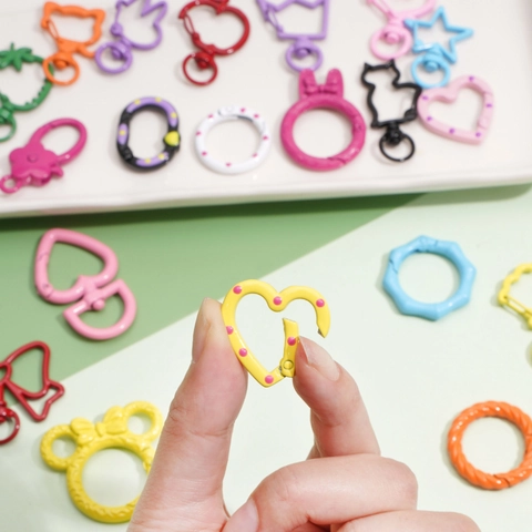 Llaveros de Aleación de Colores Forma Corazón Gato Estrella Accesorios de Joyería DIY Cierre de Langosta Gancho de Resorte para Bolsos