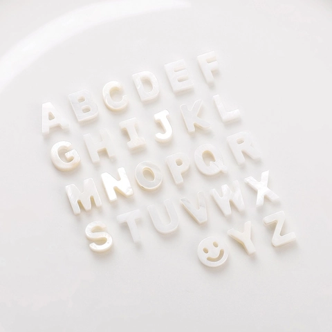 Natural Freshwater Shell Alphabet Letter Beads White Mother Of Pearl Smiley Face Beads For DIY Jewelry Making Necklaces Bracelets