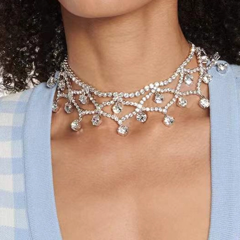 Gargantilla de Lujo de Aleación de Cobre Plateado con Red de Diamantes de Imitación para Mujer Colgantes de Flecos Joyería de Banquete