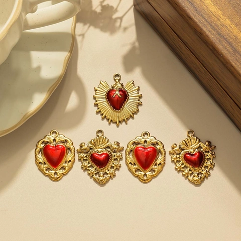 Vintage Barock Edelstahl Herz Anhänger Für DIY Schmuckherstellung Rot Emaille Heilig Herz Engel Relief Charme Zubehör