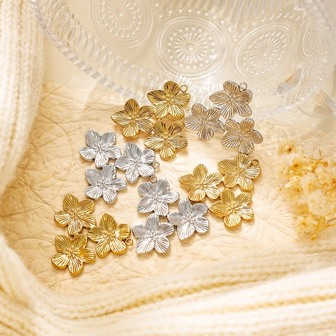 304 Stainless Steel Triple Flower Cluster Pendant For DIY Jewelry Making Sweet Fashion Gold Silver Plated Floral Accessory