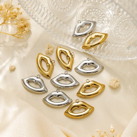 304 Stainless Steel Hollow Lips Pendant Vintage Personalized Vacuum Gold Plated DIY Jewelry Making Charms Accessories For Women