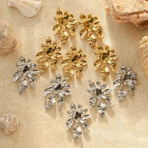 Ciondolo a Forma di Fiore e Foglia Irregolare Acciaio Inossidabile 304 Texture Martellata Ciondolo per Gioielli DIY Donna
