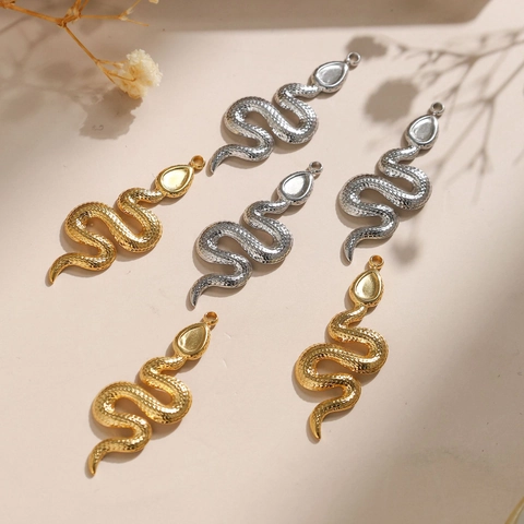 Ciondoli Serpente in Acciaio Inossidabile 304 Con Trama a Scaglie e Base Intarsiata a Goccia d'Acqua per Accessori Gioielli DIY