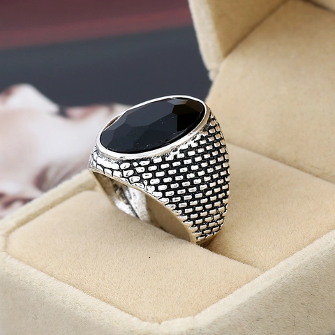 Vintage Men's Zinc Alloy Rhinestone Ring Fashion Gothic Punk Oval Cut Inlaid Finger Ring For Men Party Jewelry Gift
