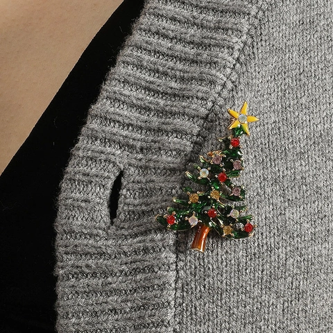 Elegant Christmas Tree Brooch For Women Green Enamel Alloy Rhinestone Pin KC Gold Plated Festive Winter Party Jewelry Gift