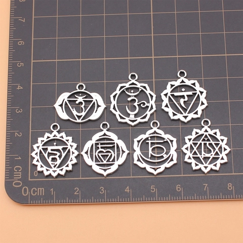 7 Stück Antiksilber Chakra Om Symbol Legierung Anhänger Charms Set Für Yoga Meditation DIY Halskette Armband Schmuckherstellung Zubehör