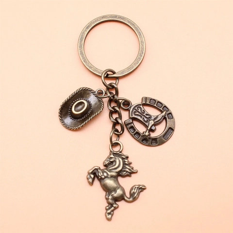 Vintage Western Cowboy Metall Schlüsselanhänger Inklusive Cowboyhut Hufeisen Und Laufendem Pferd Anhänger Legierung Schlüsselring Schmuck Geschenk