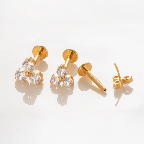 F136 Titanium Legering Labret Piercing Sieraden Zirkonia Bloemvorm Cluster Steen Push In Kraakbeen Oorbel Platte Achterkant