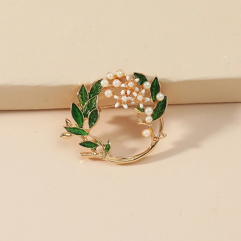Spilla a Forma di Ghirlanda di Fiori Vintage Con Foglia di Smalto Verde E Perla Artificial Bianca Lega Strass Spille Per Gioielli Donna