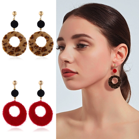 Retro Geometric Round Plush Drop Earrings For Women Alloy Gold Plated Leopard Print Faux Fur Ball Autumn Winter Jewelry