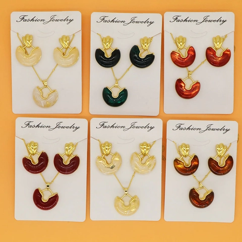Vintage Copper Resin Geometric Heart Horseshoe Pendant Necklace Earring Jewelry Set European Style Gold Plated Women Fashion Accessories
