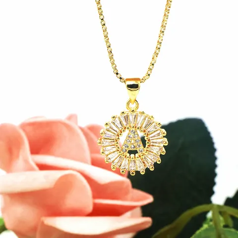 Copper Zirconia 26 Initial Letter Round Pendant Necklace For Women Retro Alphabet Clavicle Chain Fashion Jewelry Gift
