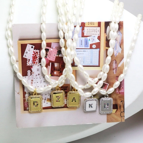 Elegant Copper Artificial Pearl Initial Letter Pendant Necklace For Women Multicolor Rhinestone Alphabet Clavicle Chain Jewelry Gift