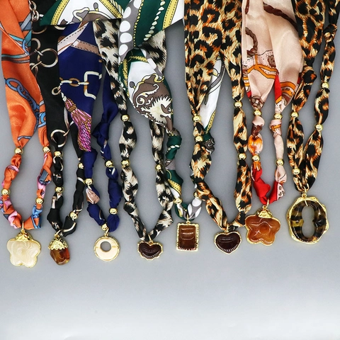 Vintage Copper Leopard Print Satin Scarf Necklace Resin Heart Flower Pendant Necklaces Bohemian Chic Jewelry For Women