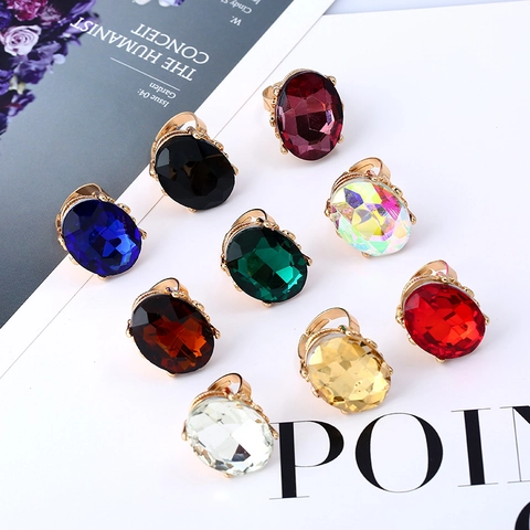 Vintage Large Oval Rhinestone Statement Ring For Women Gold Plated Alloy Hollow Carved Adjustable Finger Ring Fashion Jewelry