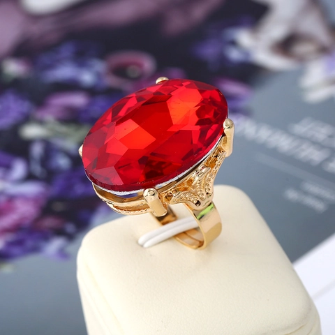 Vintage Large Oval Rhinestone Statement Ring For Women Gold Plated Alloy Hollow Carved Adjustable Finger Ring Fashion Jewelry