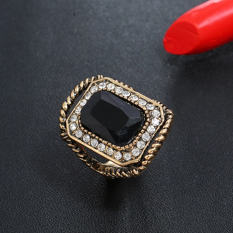 Vintage Emerald Cut Rhinestone Alloy Cocktail Ring Antique Gold Geometric Green Black Square Gemstone Finger Ring For Men Women