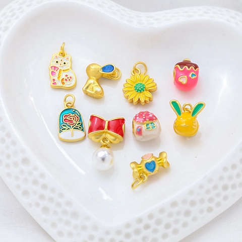 Süße Emaille DIY Schmuckanhänger Kupfer Vergoldet Glückskatze Hase Schleife Blume Künstliche Perle Anhänger Für Armbandherstellung