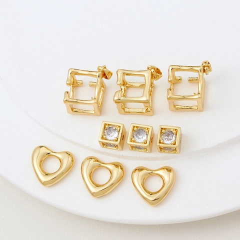 18K Gold Plated Copper Hollow Square Frame Heart Pendant Zircon Spacer Beads For DIY Necklace Bracelet Making Jewelry Accessories
