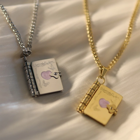 Collana Locket Libro a Cuore in Acciaio al Titanio Vintage con Farfalla Incisa Ciondolo Apribile Oro Argento Gioielli Regalo