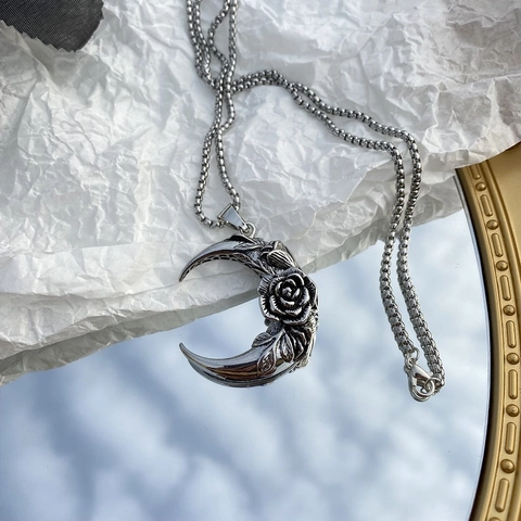 Gotische Roos Maan Hanger Ketting Zinklegering Halve Maan Reliëf Box Ketting Retro Donkere Stijl Voor Heren Dames