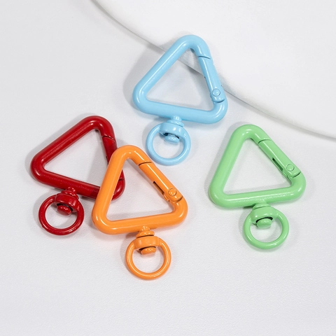 Cierre de Resorte Triangular de Aleación Lacada Con Anillo Giratorio Accesorios de Llavero DIY Geométricos