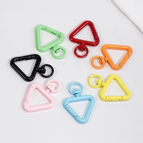 Cierre de Resorte Triangular de Aleación Lacada Con Anillo Giratorio Accesorios de Llavero DIY Geométricos