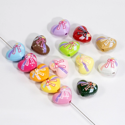 Acryl Hartvormige Kralen Met Bedrukte Strik Ontwerp Voor DIY Sieraden Maken Sleutelhanger Telefoonketting Armband Accessoires