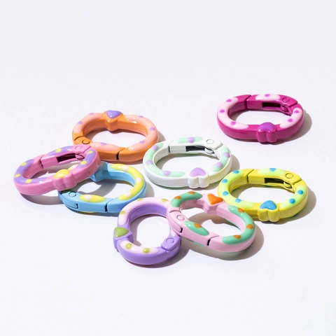 Anillo de Resorte Ovalado de Aleación Lacada con Corazón y Lunares Anilla Abierta para Llavero Bolso DIY Joyería Macaron Charms