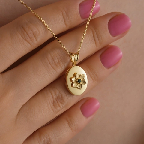Vintage 14K Gold Plated Copper Oval Floral Locket Necklace With Rhinestone Birth Flower Photo Pendant For Mother's Day Women Gift