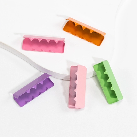 Colorati Terminali per Nastro in Lega Laccati per Creazione Gioielli Fai da Te Chiusure per Cordoncini Clip per Cinture Artigianali