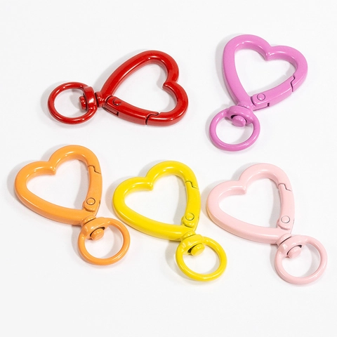 Chiusura a Moschettone Girevole in Lega a Forma di Cuore Fibbia a Molla in Vernice Colorata Accessori Portachiavi Fai-da-te Anello di Connessione