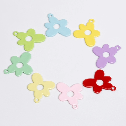 Breloque Fleur en Alliage Coloré Pendentif Creux à Cinq Pétales pour Porte-Clés Décor de Sac Accessoires Bijoux DIY Cadeau